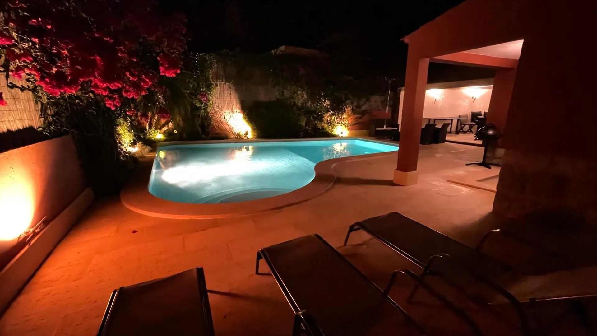 Apartment Studio With Private Swimming Pool And Garden Cascais Portugal